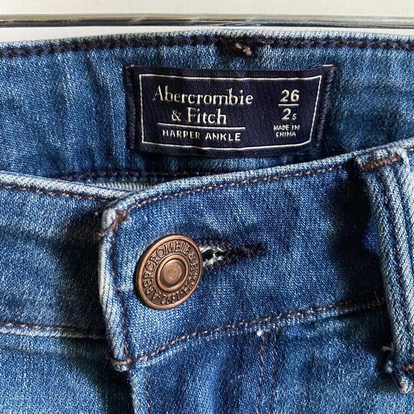 Abercrombie & Fitch Harper Women's Cropped Jeans - Picture 2 of 4